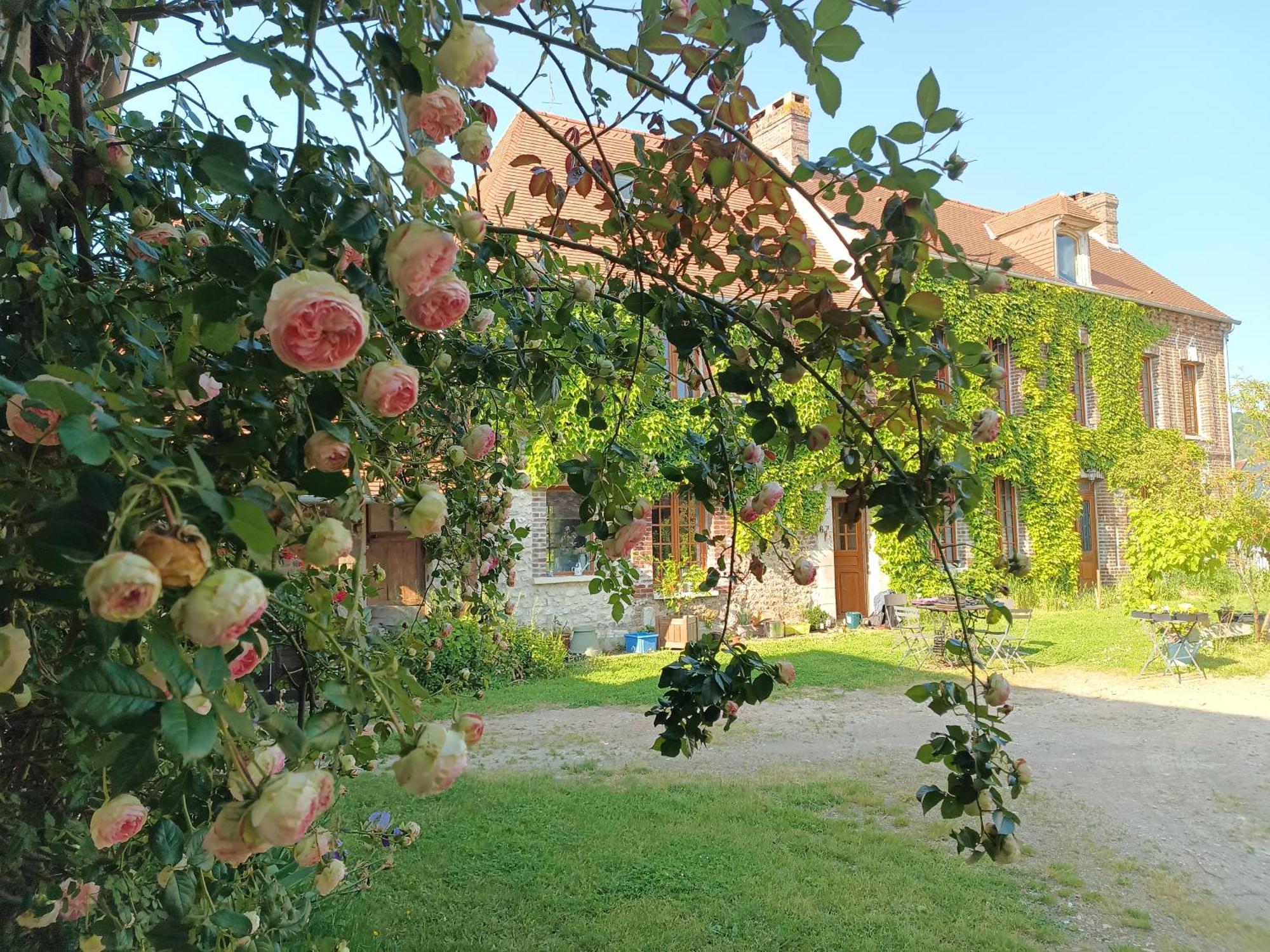 Villa Les Jardins De Felicie Poses Exterior foto